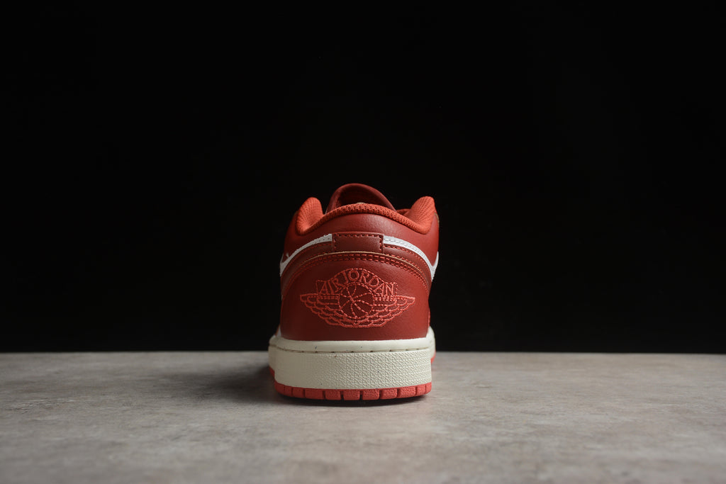 Jordan 1 Low – Rojo Oscuro