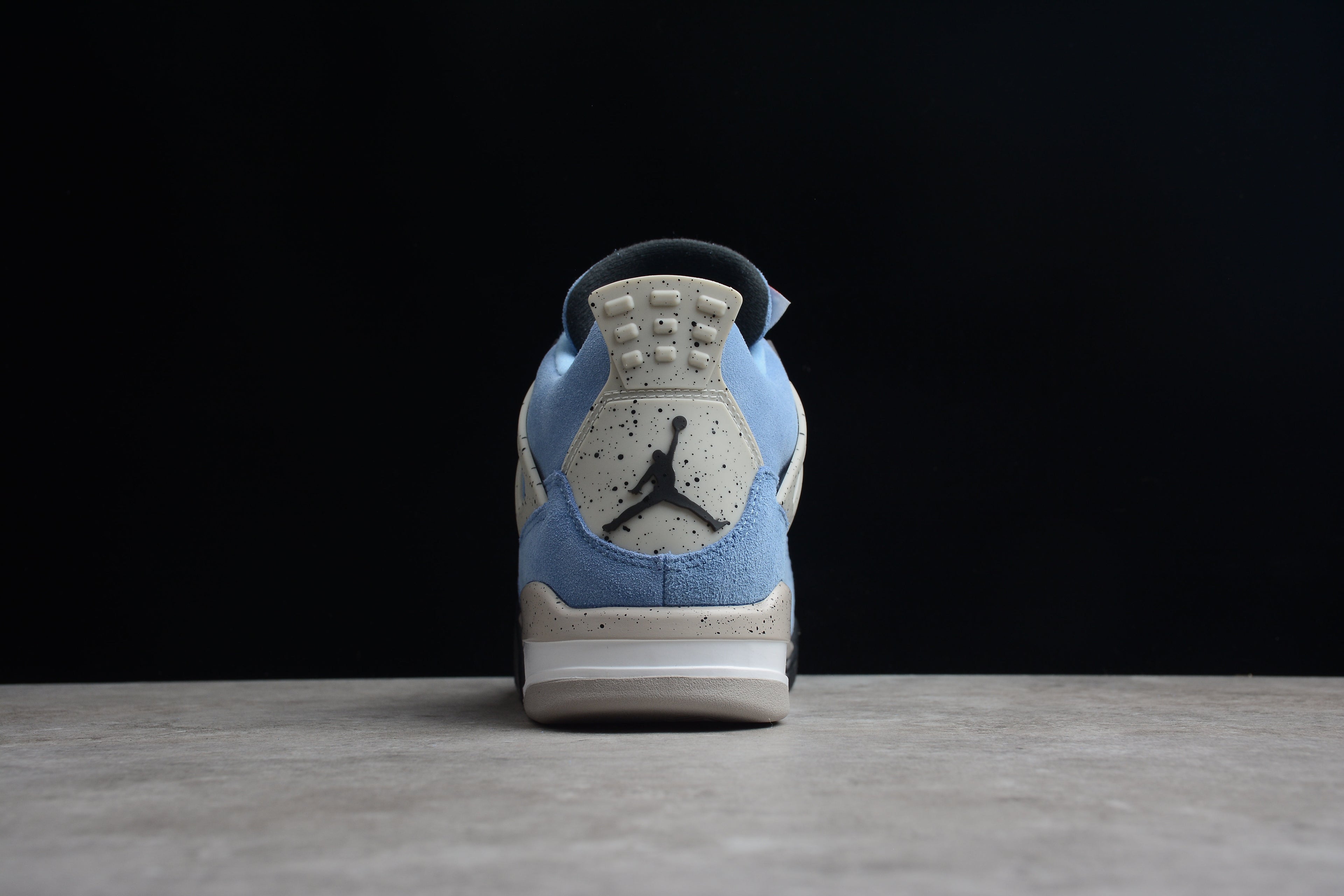 Air Jordan 4 – Azul / Gris / Negro