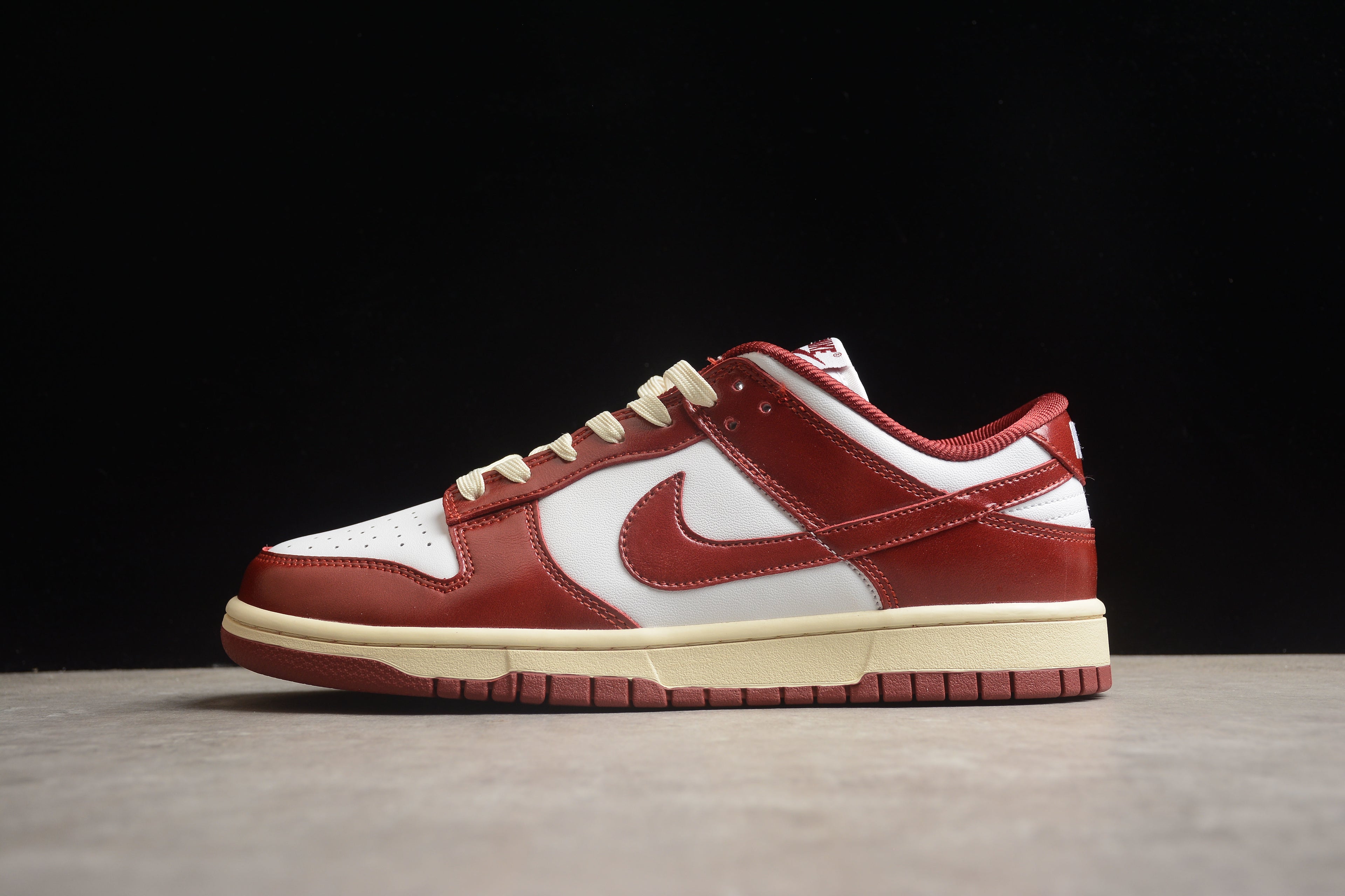 Dunk SB – Rojo / Blanco