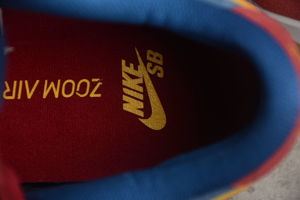 Dunk SB – Azul / Rojo / Amarillo