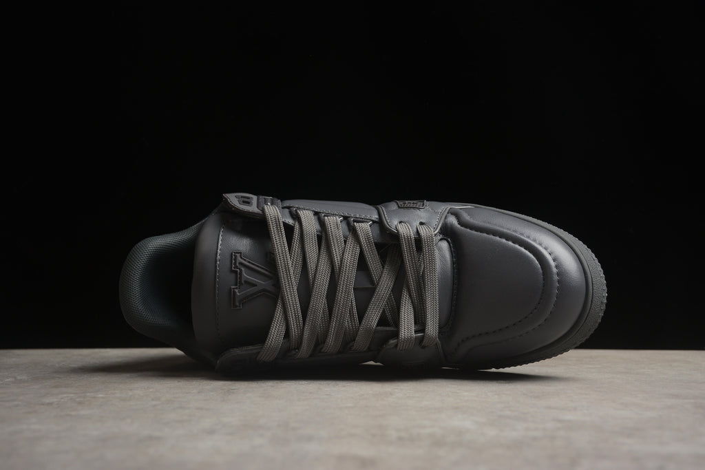 Louis Vuitton Trainer Low – Negro